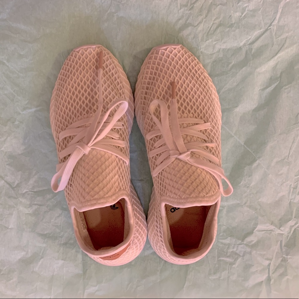 Adidas Deerupt Runner sneakers in cream